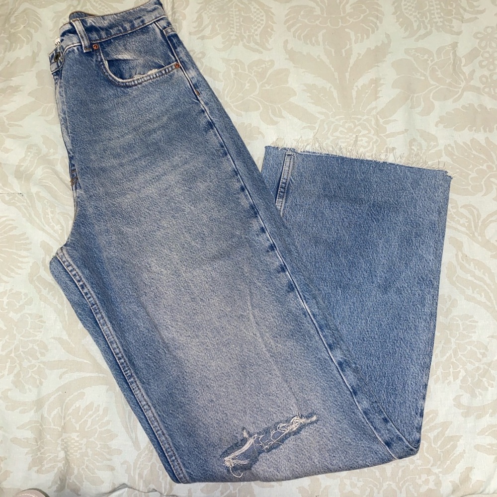 Zara medium wash mom jeans with slit in knee